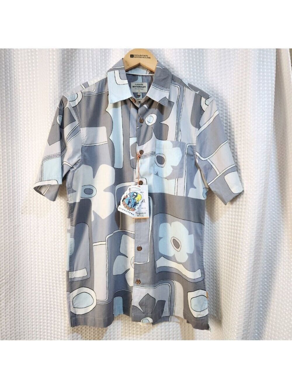 Quick Silver Waterman Collection Shirt Mens Small Abstract Floral Print Beach